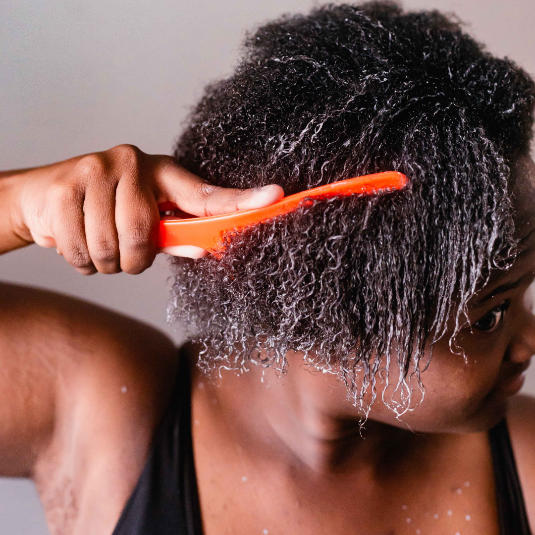 Cheveux indisciplinés