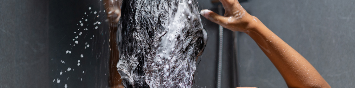 Laver ses cheveux 